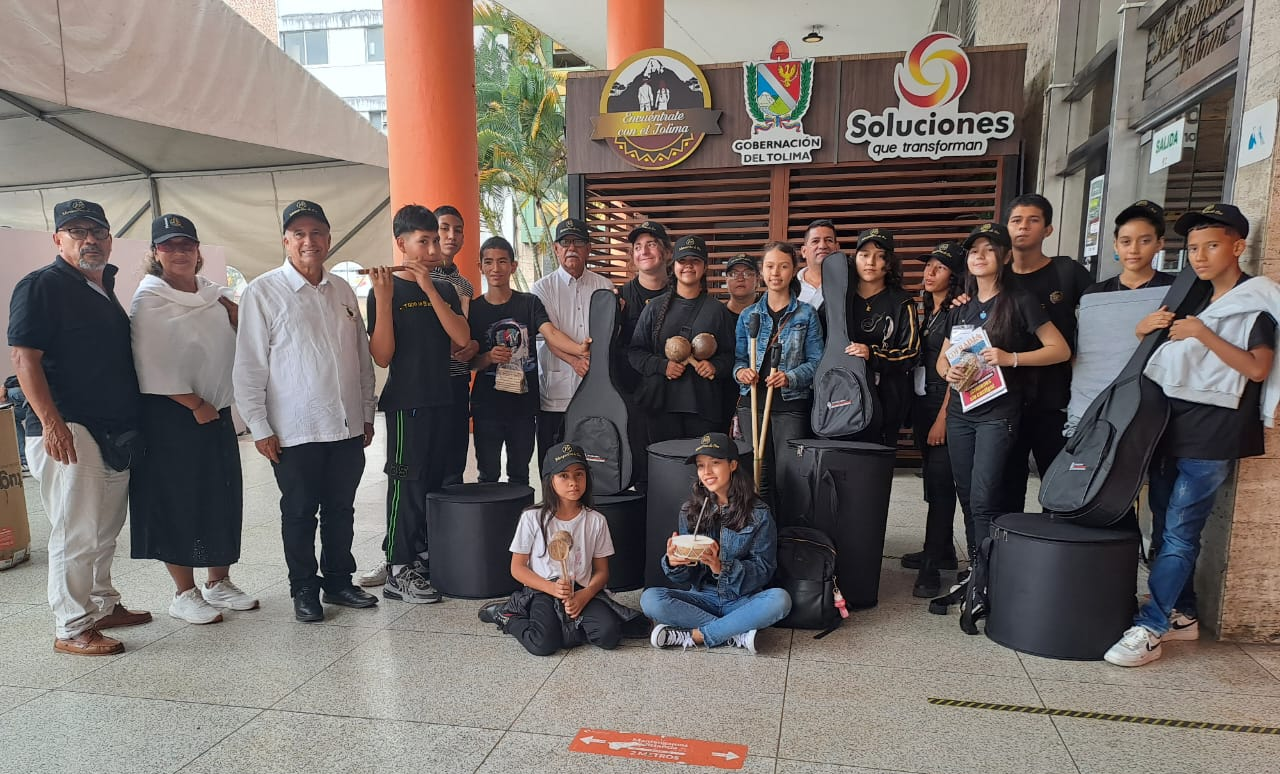 Estudiantes de la Escuela de Música de CORARTE tuvieron ruta cultural en Ibagué
